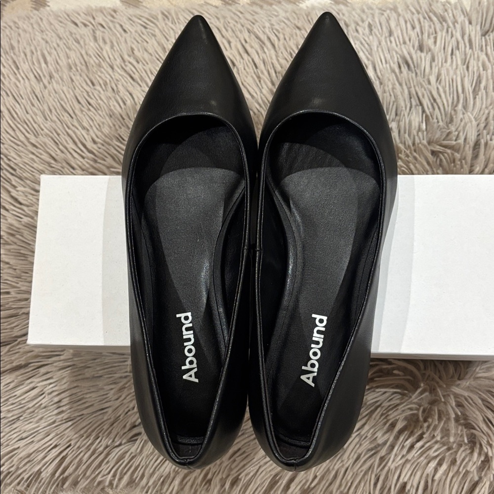 Abound Women's Sleek Black Pointed Flats Size 6M - Picture 2 of 7